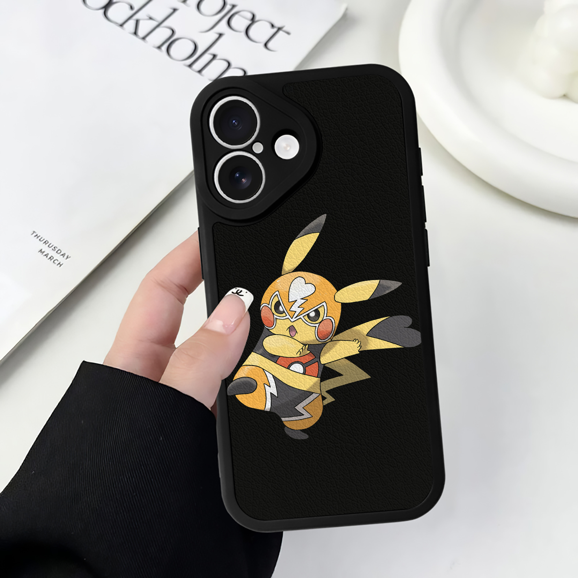 （画像用） ポケットモンスター Pokémon 【iPhone 16シリーズ対応】シリコンスマホケース（レザー調） 材質：シリコン